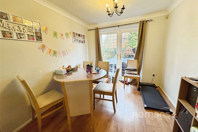18, Measham Way, Reading photo 4