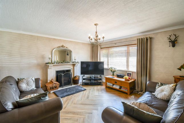 23, Nant Talwg Way, Barry photo 3
