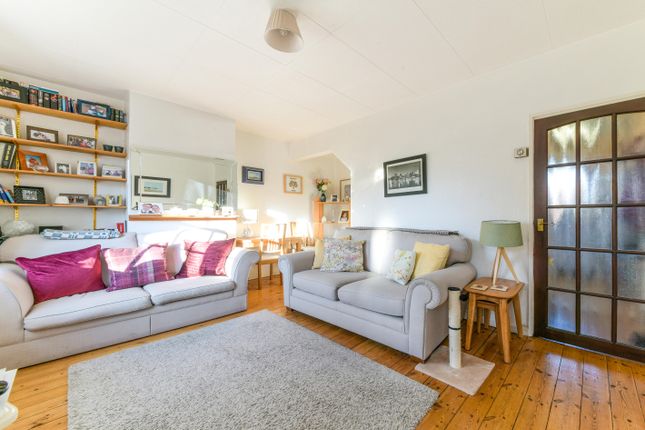 2-bed house on 3, Henty Walk, London, £2,250/mo