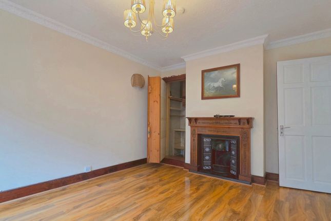 7, Oulton Close, Greater London photo 4