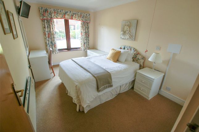 Flat for sale in Hartford Court, Hartley Wintney, Hampshire