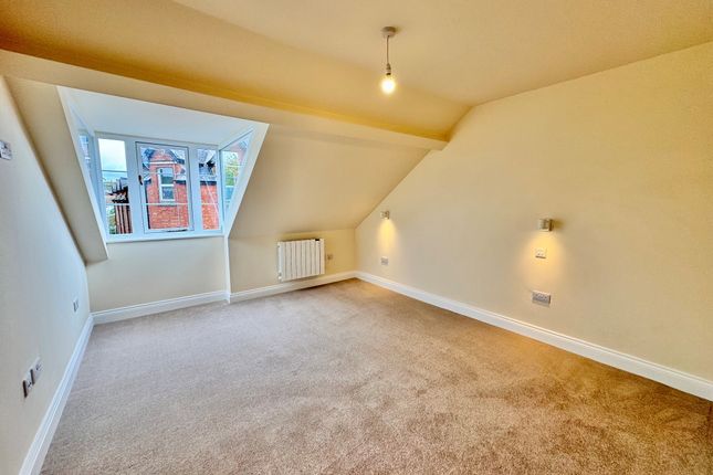 Flat 2 51a, High Street, Budleigh Salterton photo 2