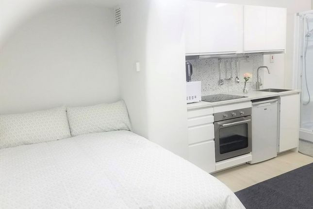 Studio to rent in Gloucester Place, London