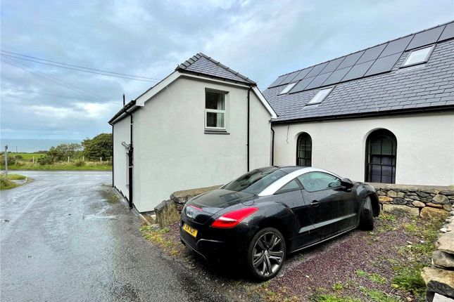 Link-detached house for sale in Gyrn Goch, Caernarfon, Gwynedd