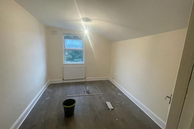 Thumbnail Terraced house to rent in Newman Road, Plaistow/Canning Town
