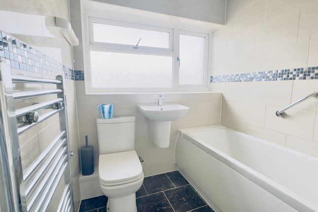15, Fambridge Road, Dagenham photo 4