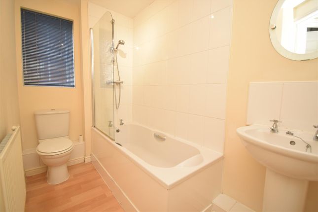 15, Sabine Fold, Wakefield photo 5
