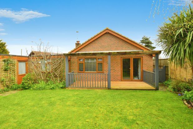 Bungalow to rent in Coast Drive, New Romney