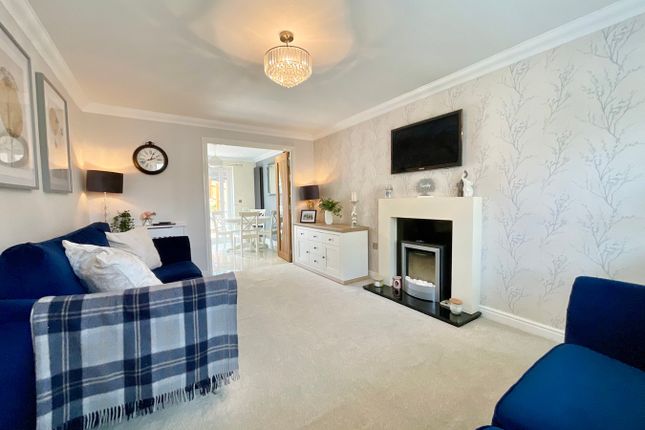 8, Penywaun Close, Blackwood photo 4