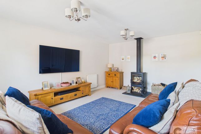 8 Beacon Drive, Newton Abbot photo 2