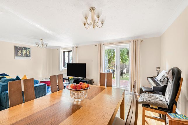 Hatch Place, Kingston Upon Thames photo 4