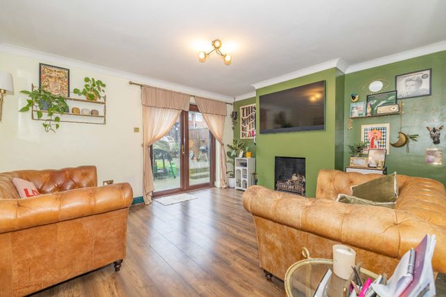6, Quarry Wood, Ashford photo 3