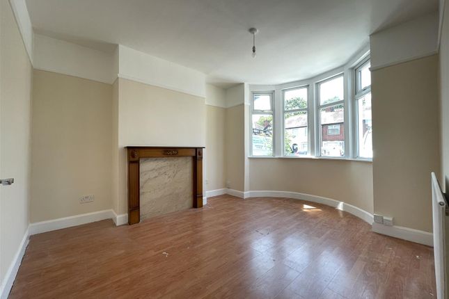 102, Cheveral Avenue, Coventry photo 5