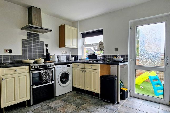 6, Prospect Gardens, Stourbridge photo 3