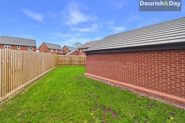 12 Orford Gardens, Stafford photo 4