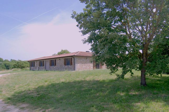 Thumbnail Villa for sale in Passignano Sul Trasimeno, Passignano Sul Trasimeno, Umbria