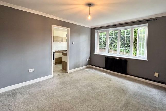 15, Revesby Court, Scunthorpe photo 3