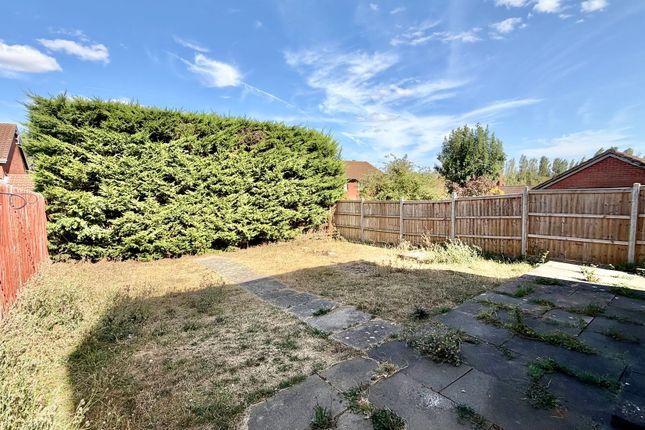 15 Beverley Place, Milton Keynes photo 2