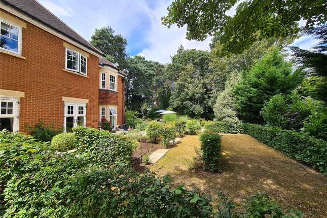 Flat for sale in Dukes Ride, Crowthorne, Berkshire