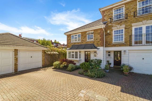 9 Kensington Gardens, Kingston Upon Thames photo 3