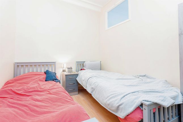 Flat for sale in St. Marys Street, Bedford