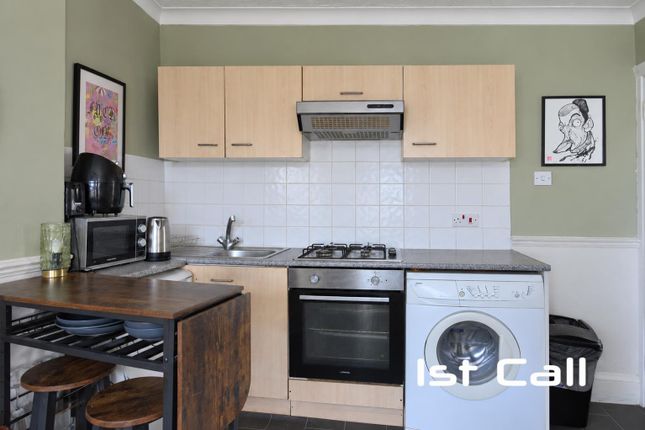 30, Seaforth Avenue, Southend-On-Sea photo 4