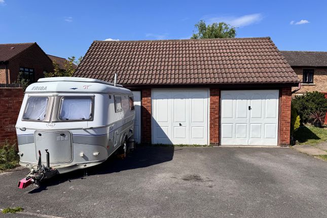 19, Tarragon Drive, Oxford photo 4