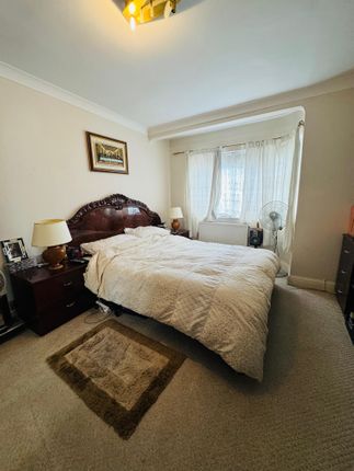 17, Rannock Ave, LONDON photo 3