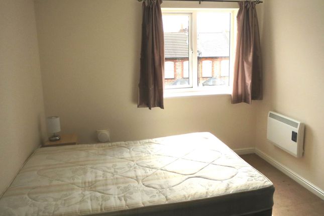 21, Westgate Court, Reading photo 3
