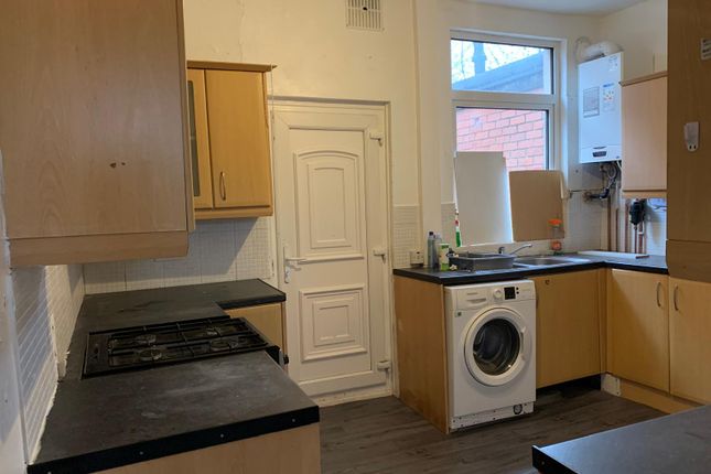 107, Fernclough Road, Manchester photo 4
