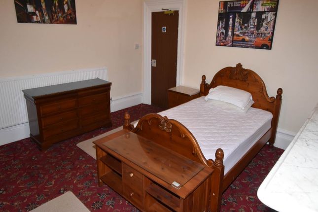 Property to rent in Eaton Crescent, Uplands, Swansea