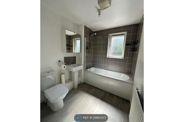 Apartment, Wicket Drive, Birmingham photo 3