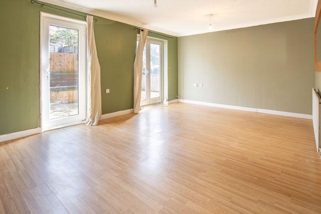 31 Baird Drive, Guildford photo 3