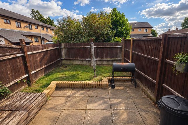 11 Bowmans Court, Hemel Hempstead photo 4