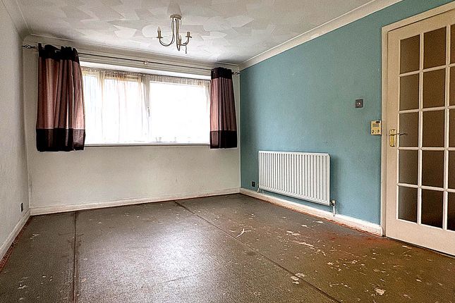186, Turpin Avenue, Collier Row photo 3