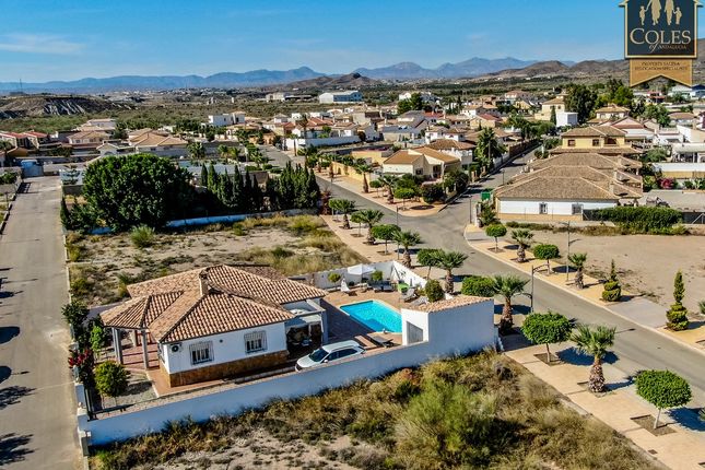 Villa for sale in Los Llanos, Arboleas, Almería, Andalusia, Spain