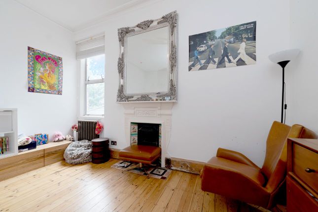 5 College Mansions,, Winchester Avenue, London photo 4
