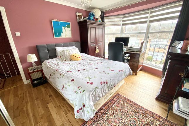 12, Beechwood Crescent, Eastbourne photo 4