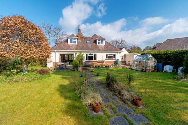 2, Crescent Walk, Ferndown photo 3