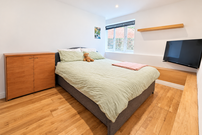 Mountview Road, Crouch End photo 3