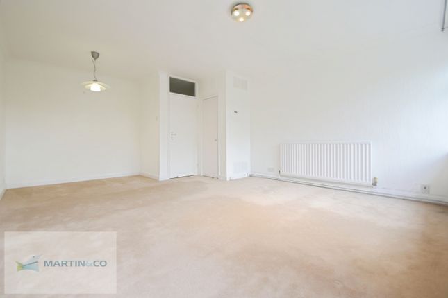 Gainsborough Court, Walton On Thames photo 3