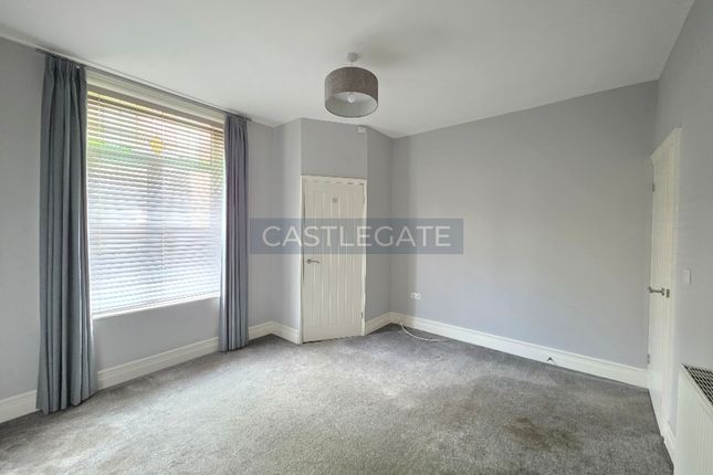 10 Thornhill Avenue, Huddersfield photo 5