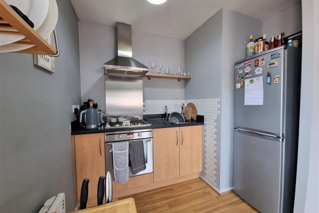 267 Longacres, Bridgend photo 2
