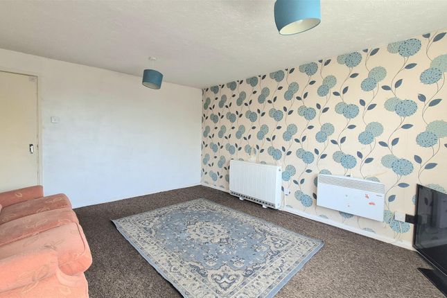 19, Porlock Drive, Luton photo 3