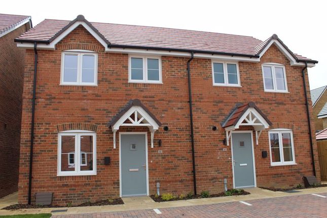 Thumbnail Semi-detached house to rent in Sheffield Pike, Didcot