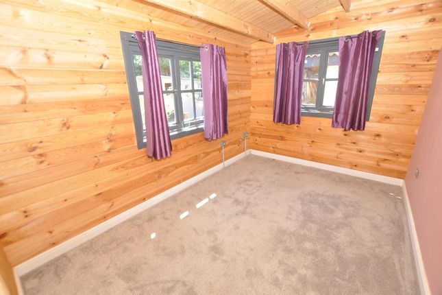 4 Mill Park, Grist Square, Carmarthen photo 4