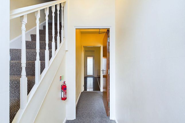 Ground Floor Flat, No 4, Mansel Street, Carmarthen photo 3