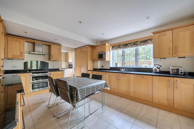 8, Williamson Close, Winnersh photo 4