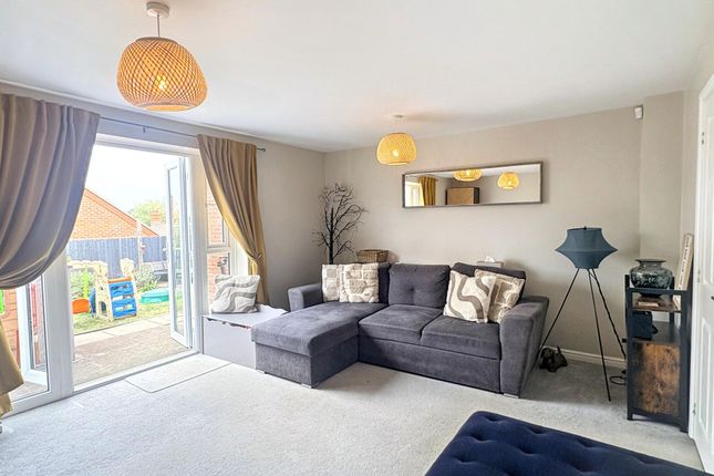 49 Blackham Road, Coalville photo 3