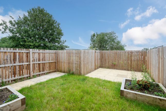 26, Whistle Avenue, Cullingworth photo 4